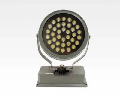 36W LED Strahler neutral weiss 2700lm IP65 30Grad / 4000-4500K 230VAC 230x100x246mm — Bild 3